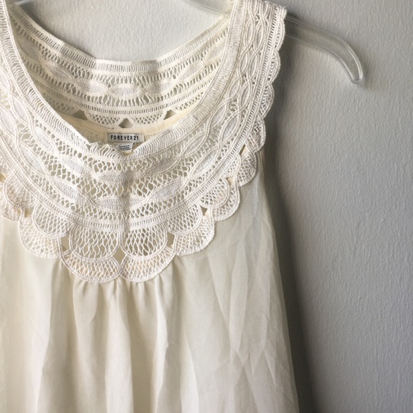 Forever 21 Tops - ✨HOST PICK✨ White Sheer Lace Tank